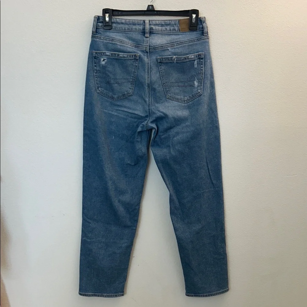 AE Mom Straight Jean - Picture 2 of 10